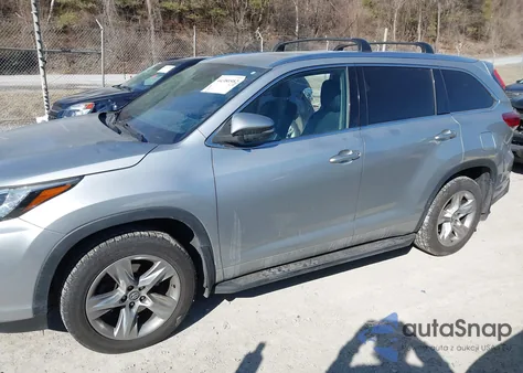 2017 Toyota Highlander Limited z USA, uszkodzony, nr VIN 5TDDZRFH3HS366004